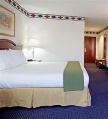 фото отеля Holiday Inn Express Hotel & Suites Mebane