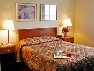 фото отеля AmericInn Motel & Suites Bay City