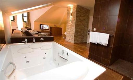 фото отеля Maiers Wellnesshotel Loipersdorf