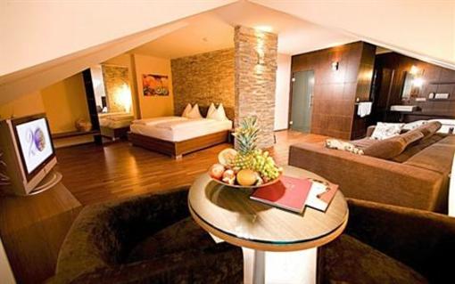 фото отеля Maiers Wellnesshotel Loipersdorf