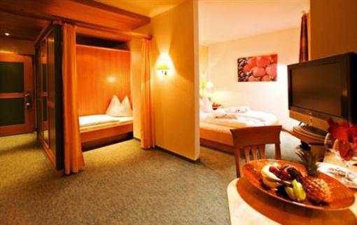фото отеля Maiers Wellnesshotel Loipersdorf
