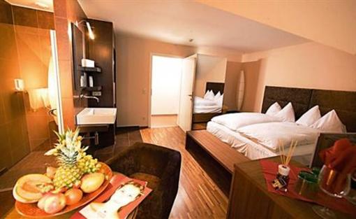 фото отеля Maiers Wellnesshotel Loipersdorf