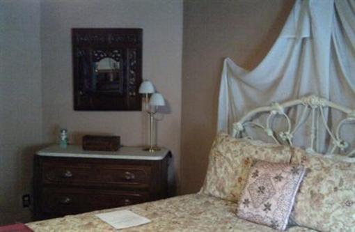 фото отеля The Corner House Bed and Breakfast