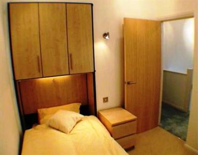 фото отеля Earle House Serviced Apartments