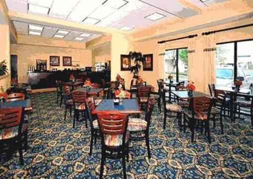 фото отеля Howard Johnson Inn and Suites Central San Antonio