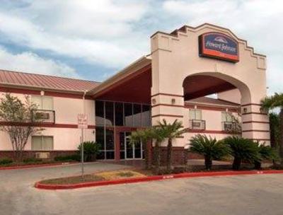 фото отеля Howard Johnson Inn and Suites Central San Antonio