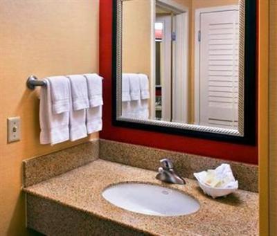 фото отеля Courtyard by Marriott Syracuse