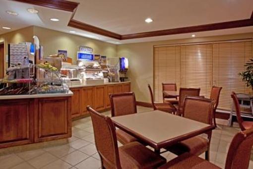 фото отеля Holiday Inn Express Chapel Hill