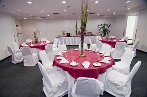 фото отеля Hotel Chacao Cumberland