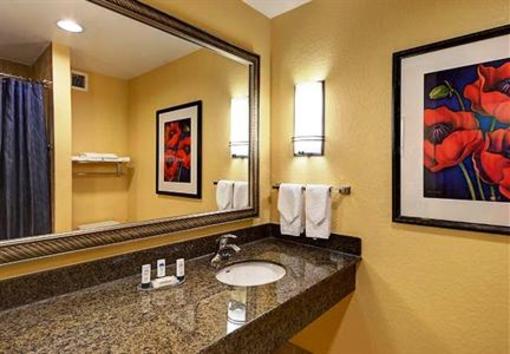 фото отеля Fairfield Inn & Suites Houston Intercontinental Airport