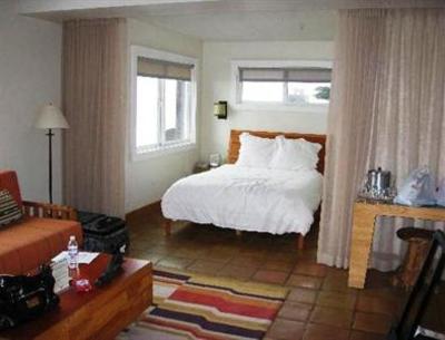 фото отеля Cypress Inn on Miramar Beach