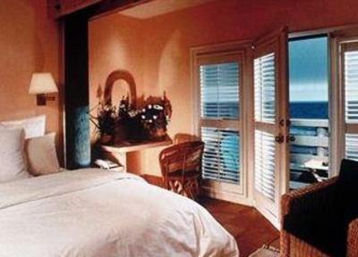 фото отеля Cypress Inn on Miramar Beach