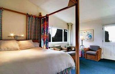 фото отеля Cypress Inn on Miramar Beach