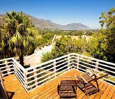 фото отеля Art Gallery Guest House Thandekayo Cape Town
