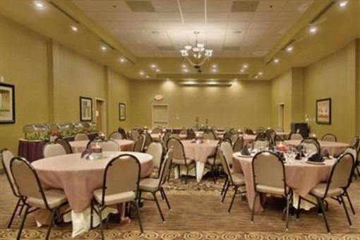 фото отеля Holiday Inn Batesville