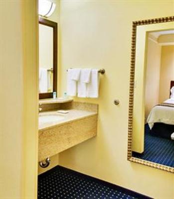 фото отеля SpringHill Suites Fresno