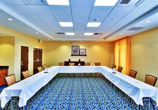 фото отеля SpringHill Suites Fresno