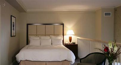 фото отеля Wyndham Riverfront New Orleans