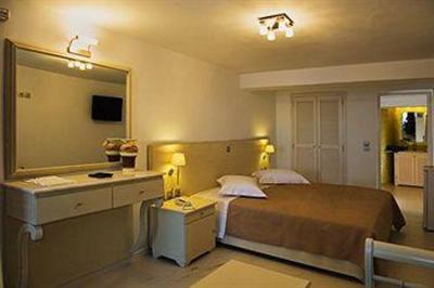фото отеля Loucas Hotel