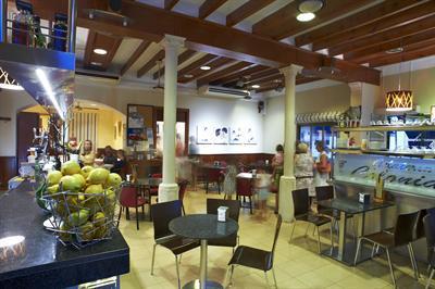 фото отеля Hostal Colonial Ses Salines
