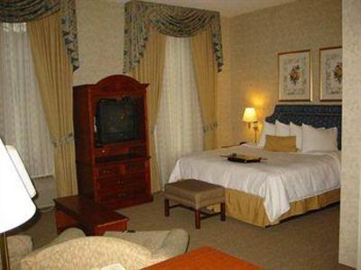 фото отеля Hampton Inn & Suites Rockville Centre