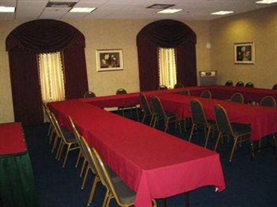 фото отеля Hampton Inn & Suites Rockville Centre