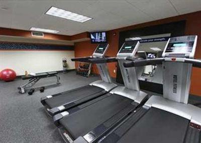 фото отеля Hampton Inn & Suites Rockville Centre