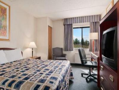 фото отеля Edmonton South Travelodge