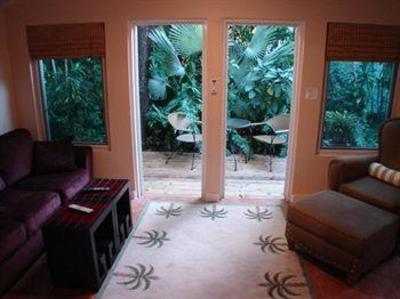 фото отеля Mary's Resort Fort Lauderdale