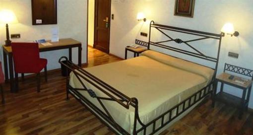 фото отеля Hotel Palacio Valderrabanos