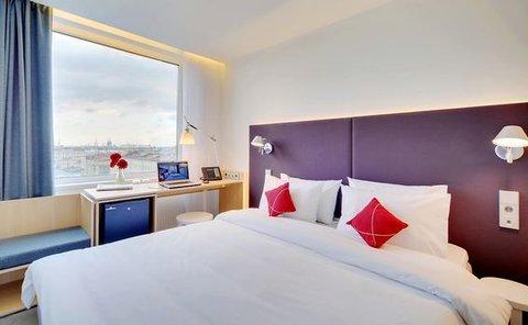 фото отеля Azimut Hotel