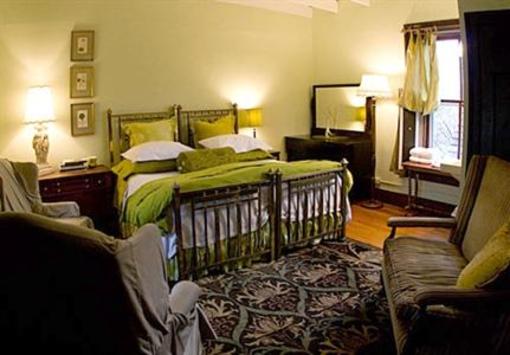 фото отеля High Meadows Vineyard Inn