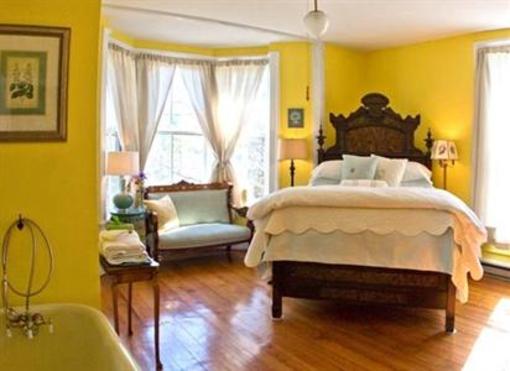 фото отеля High Meadows Vineyard Inn