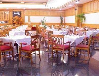фото отеля PathumThani Place Hotel