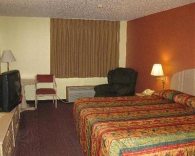 фото отеля Super 8 Indianola/Des Moines Area