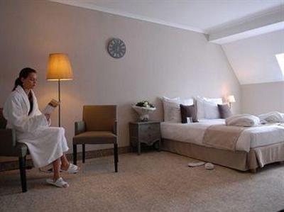 фото отеля Quartier Latin Hotel Marche-en-Famenne