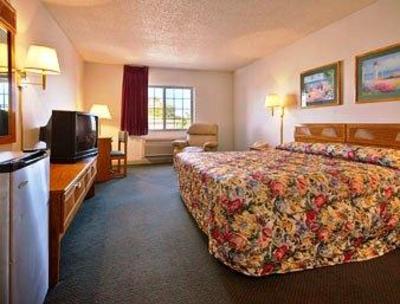 фото отеля Super 8 Carthage