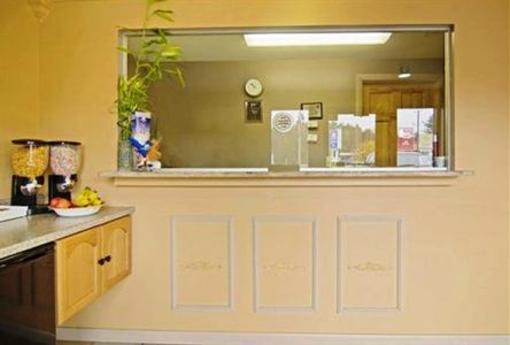 фото отеля Americas Best Value Inn Brooklyn/Danielson