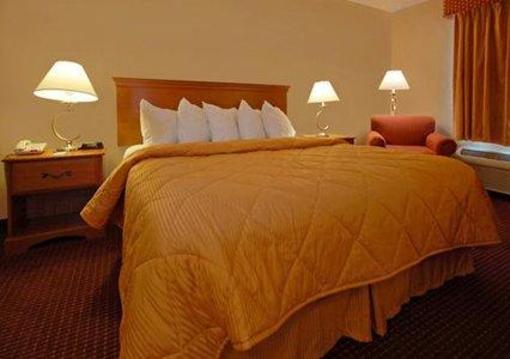 фото отеля Comfort Inn Milford