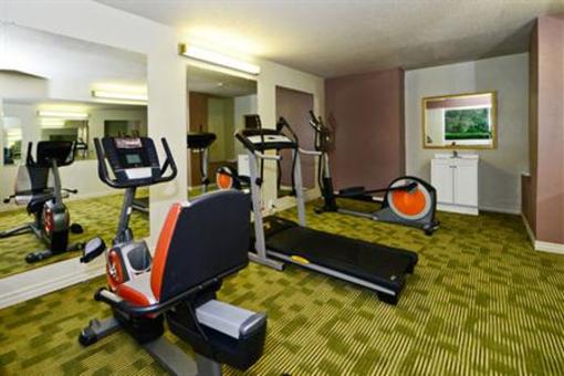 фото отеля Days Inn Oil City Conference Center