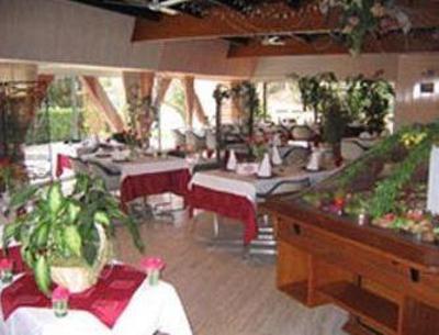 фото отеля Hotel La Folie Nevers