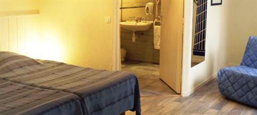 фото отеля Hotel La Folie Nevers