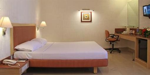 фото отеля Walnut Budget Hotel