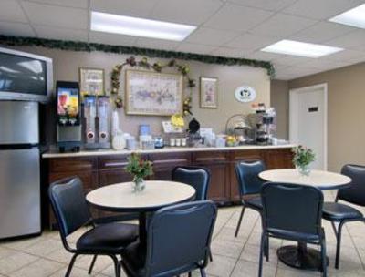фото отеля Super 8 Motel Airport Tupelo
