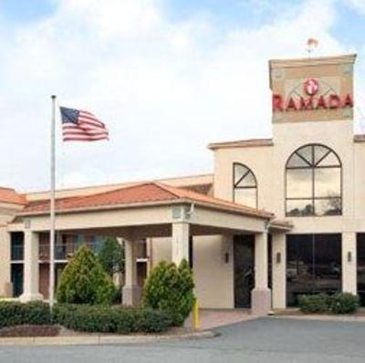 фото отеля Ramada Huntersville at Lake Norman