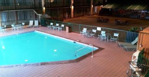 фото отеля Guesthouse Inn & Suites Emporia (Kansas)