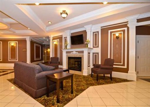фото отеля Comfort Inn & Suites Plattsburgh