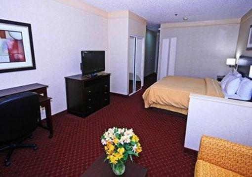 фото отеля Comfort Suites Mineral Wells (West Virginia)