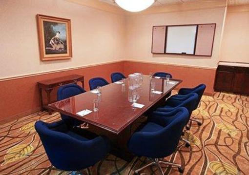 фото отеля Comfort Suites Mineral Wells (West Virginia)