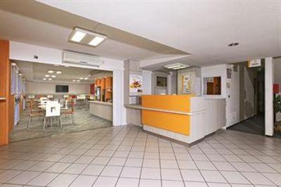 фото отеля Premiere Classe Tarbes Est - Parc des Expositions